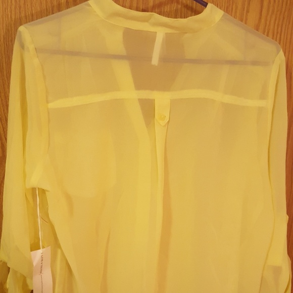 Top. - Picture 3 of 4